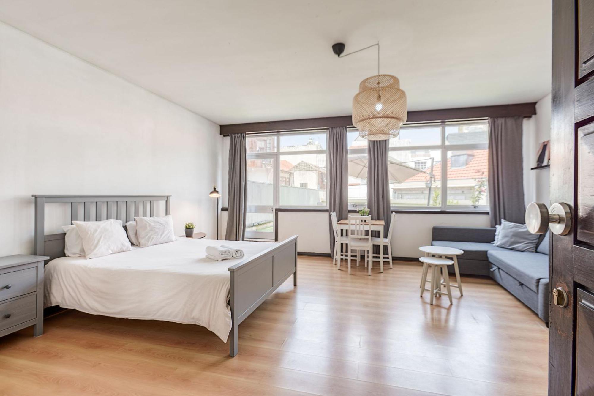 Travel & Live Aliados Apartment Porto Exterior photo
